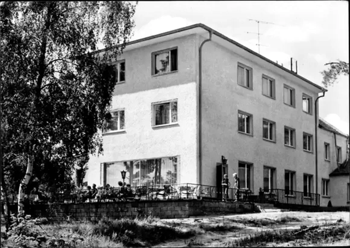 Das Ferienheim, 1977